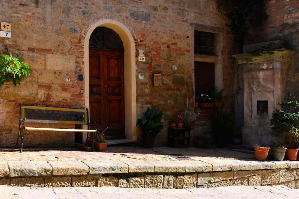 Casa Vacanze E Brevi Periodi Alla Porta Etrusca La Panchina Al Sole Volterra Ngoại thất bức ảnh