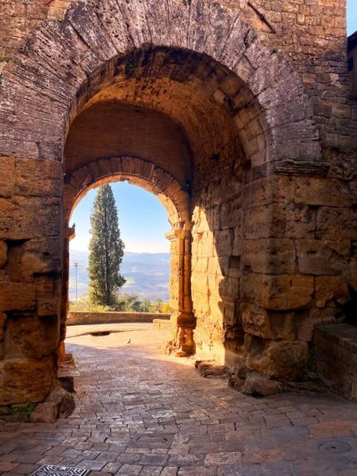 Casa Vacanze E Brevi Periodi Alla Porta Etrusca La Panchina Al Sole Volterra Ngoại thất bức ảnh