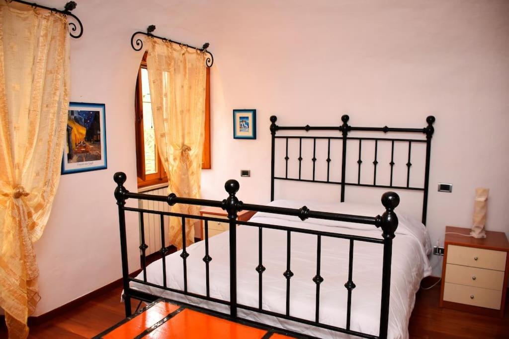 Casa Vacanze E Brevi Periodi Alla Porta Etrusca La Panchina Al Sole Volterra Ngoại thất bức ảnh