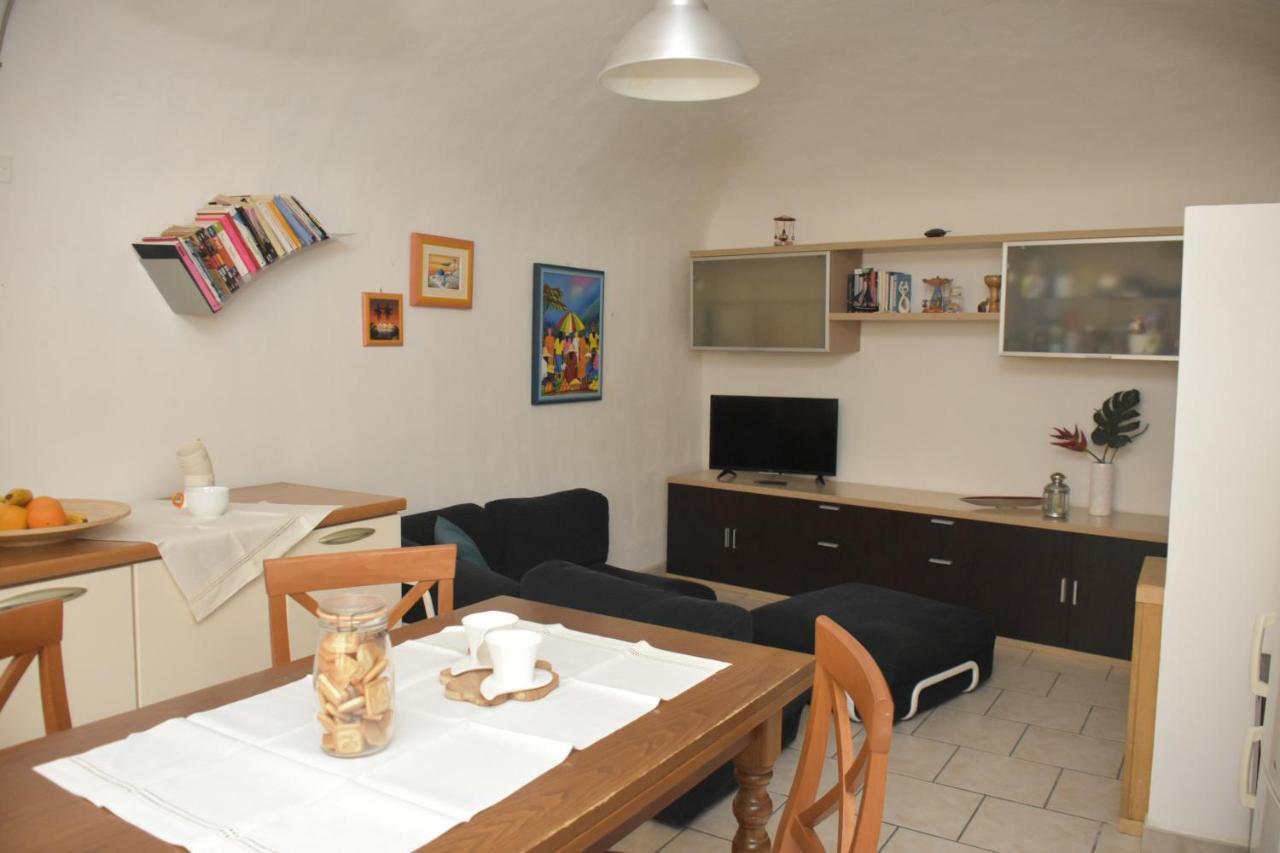 Casa Vacanze E Brevi Periodi Alla Porta Etrusca La Panchina Al Sole Volterra Ngoại thất bức ảnh