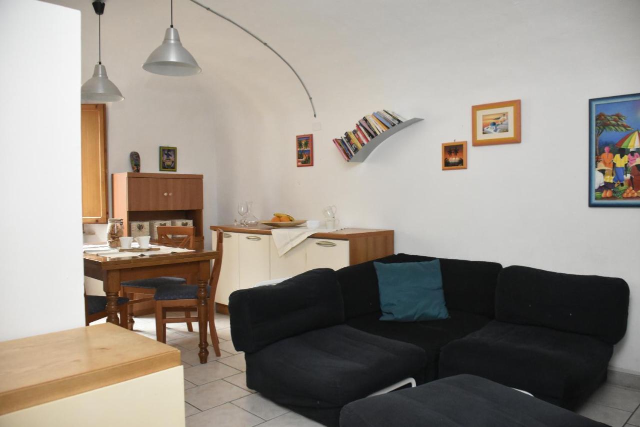 Casa Vacanze E Brevi Periodi Alla Porta Etrusca La Panchina Al Sole Volterra Ngoại thất bức ảnh