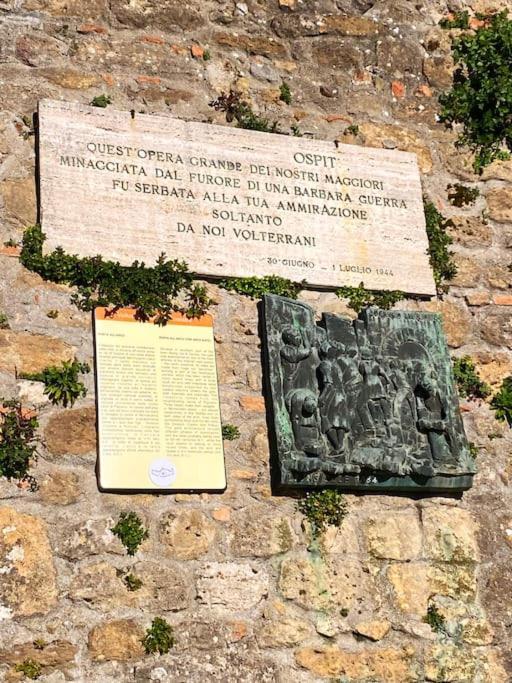 Casa Vacanze E Brevi Periodi Alla Porta Etrusca La Panchina Al Sole Volterra Ngoại thất bức ảnh