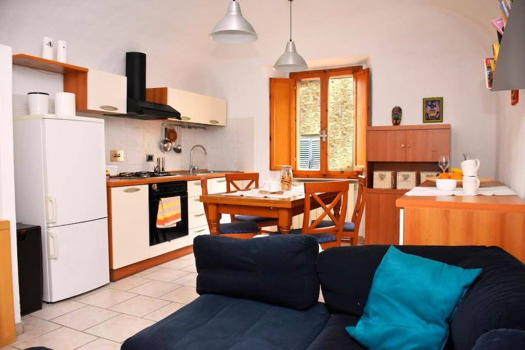 Casa Vacanze E Brevi Periodi Alla Porta Etrusca La Panchina Al Sole Volterra Ngoại thất bức ảnh