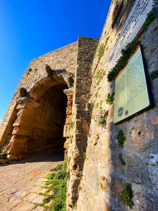 Casa Vacanze E Brevi Periodi Alla Porta Etrusca La Panchina Al Sole Volterra Ngoại thất bức ảnh