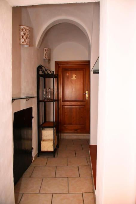 Casa Vacanze E Brevi Periodi Alla Porta Etrusca La Panchina Al Sole Volterra Ngoại thất bức ảnh
